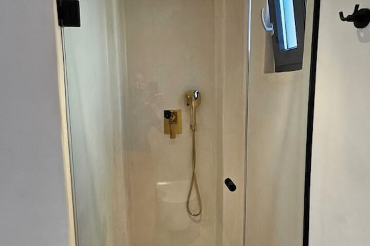 Room 76 of 113