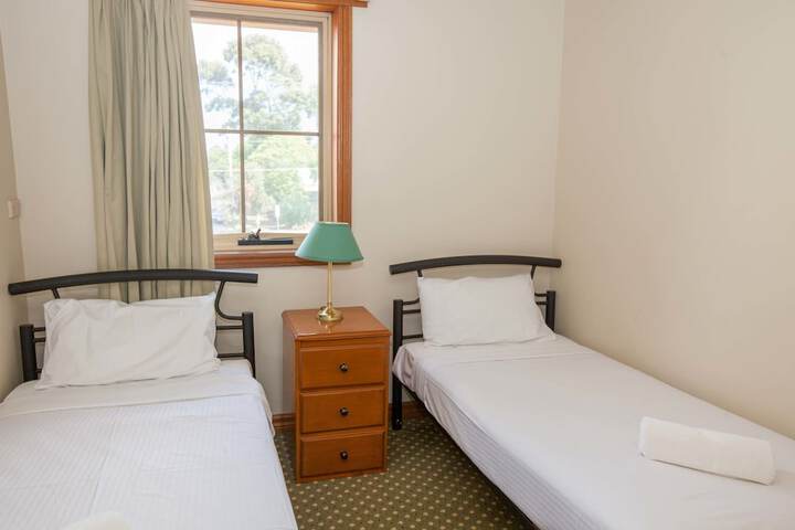 Room 4 of 24