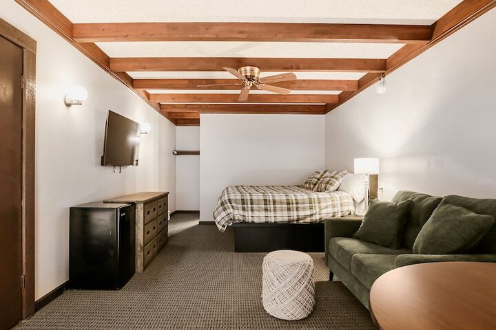Room 11 of 39