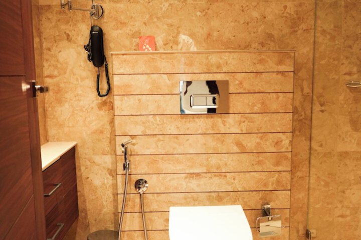Room 4 of 14