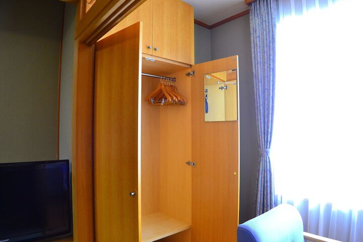Room 16 of 44