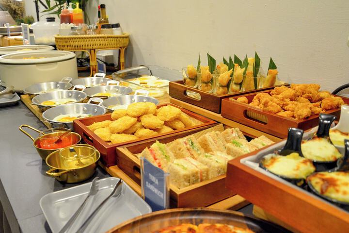 Dining 60 of 82