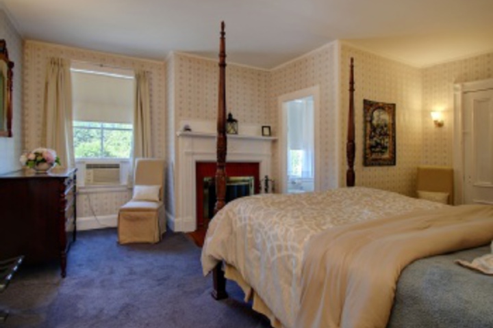Room 46 of 408