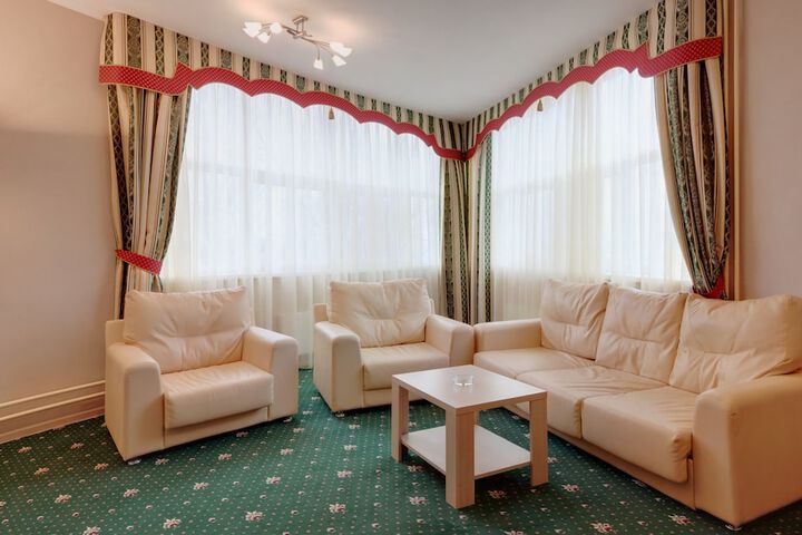 Room 16 of 34