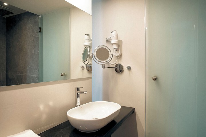 Room 114 of 159