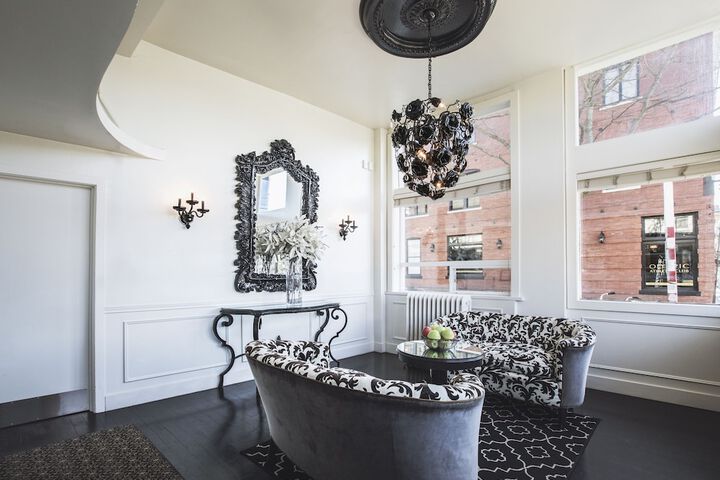 Hotel Interior 4 of 34