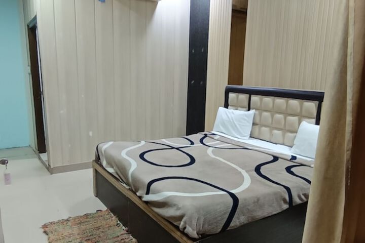 Room 13 of 15
