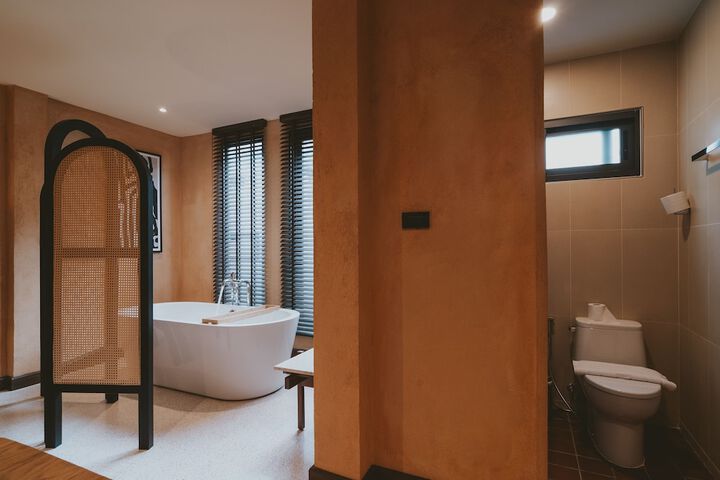 Room 51 of 68