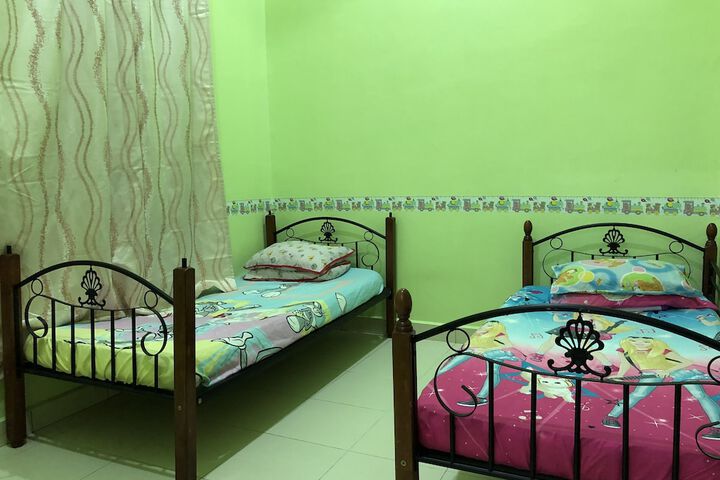 Room 2 of 20