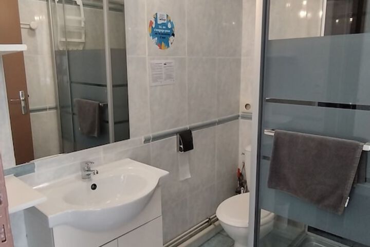 Room 52 of 59