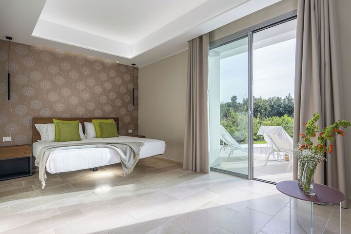 Room 4 of 82