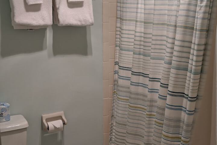 Room 28 of 36