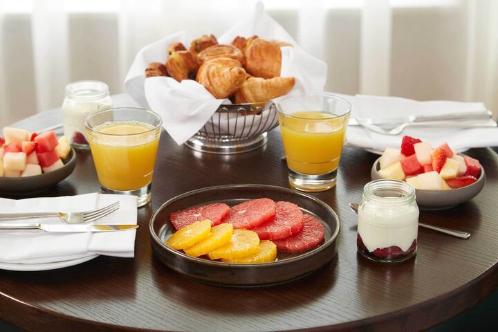 Breakfast/Coffee Service 86 of 133