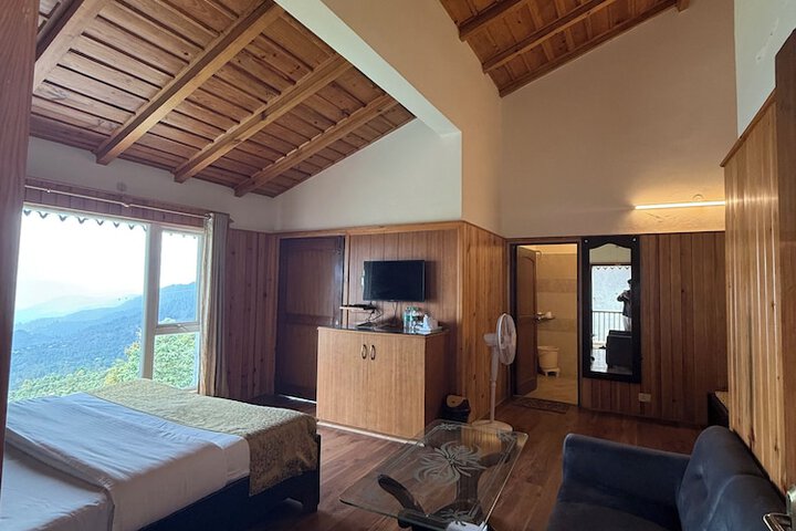 Room 12 of 38