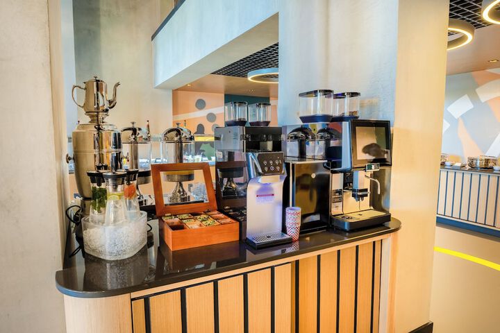 Breakfast/Coffee Service 56 of 83
