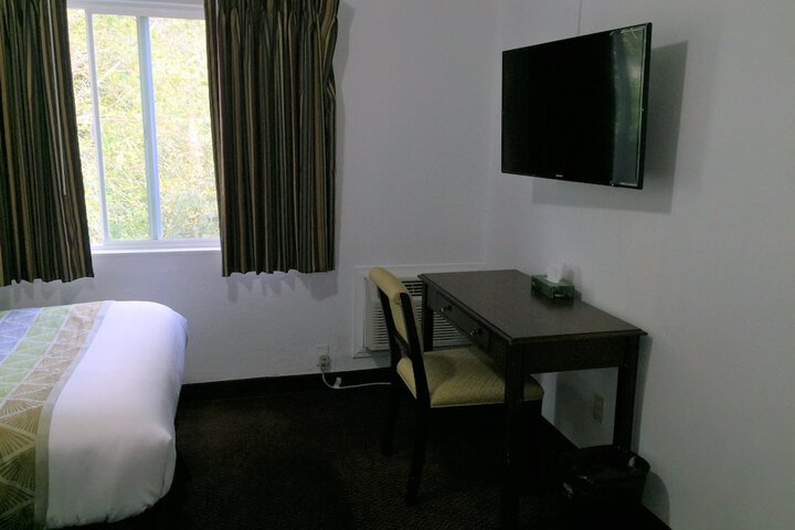 Room 15 of 42