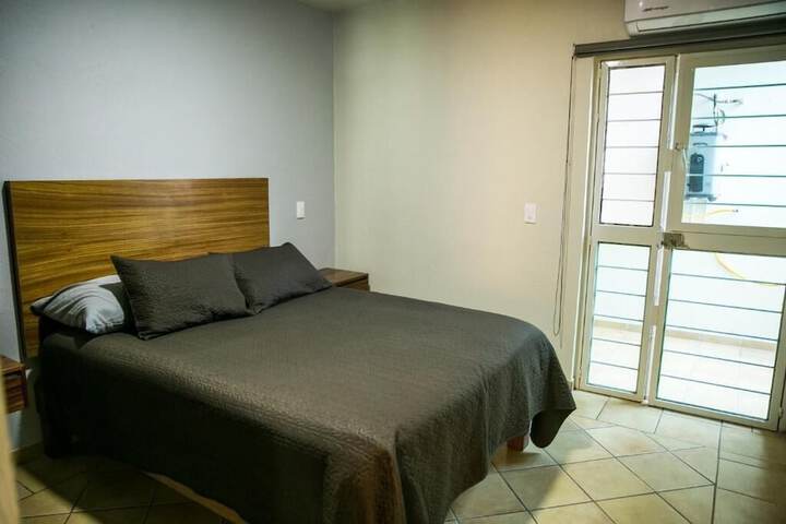Room 5 of 32