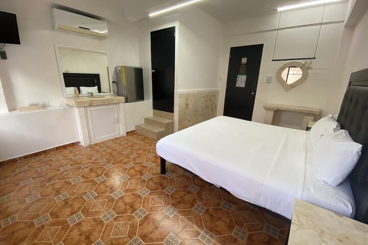 Room 10 of 22