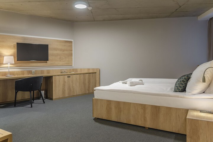 Room 9 of 61