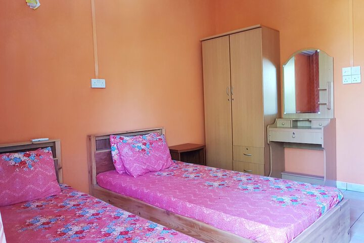 Room 4 of 13