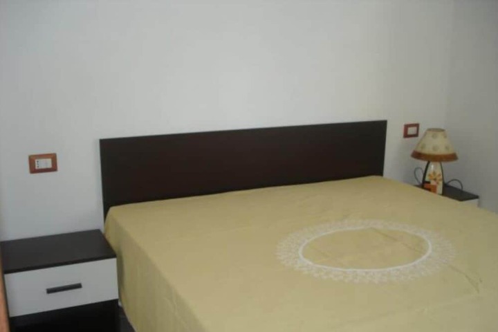 Room 5 of 14