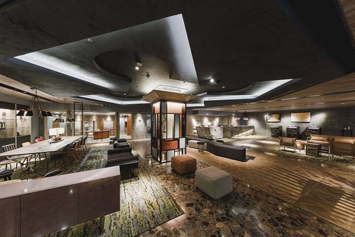 Entrance & Lobby