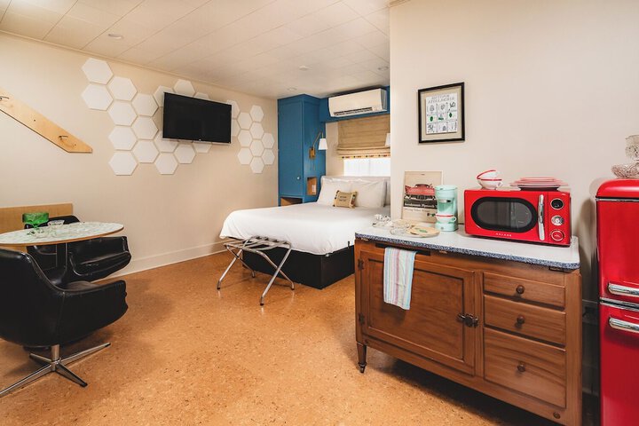 Room 47 of 102
