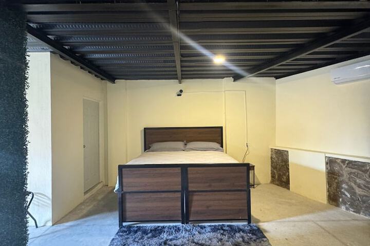 Room 13 of 77