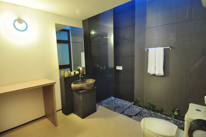 Room 30 of 42