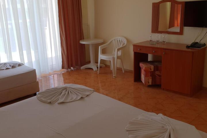 Room 32 of 92