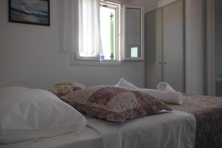 Room 3 of 11