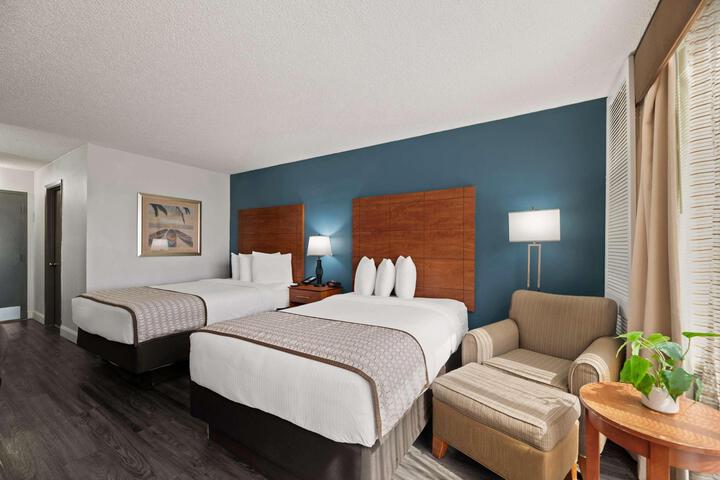Double Accessible Queen Size Bed (11 of 18)