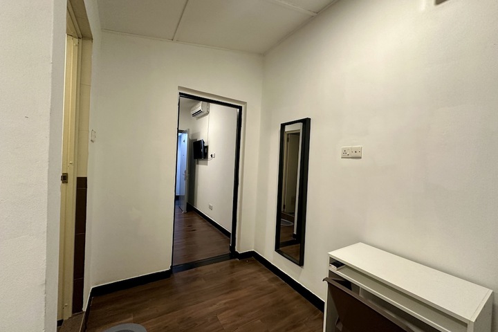 Room 18 of 39