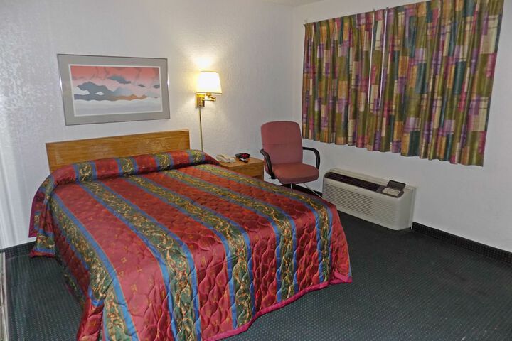 Room 14 of 26