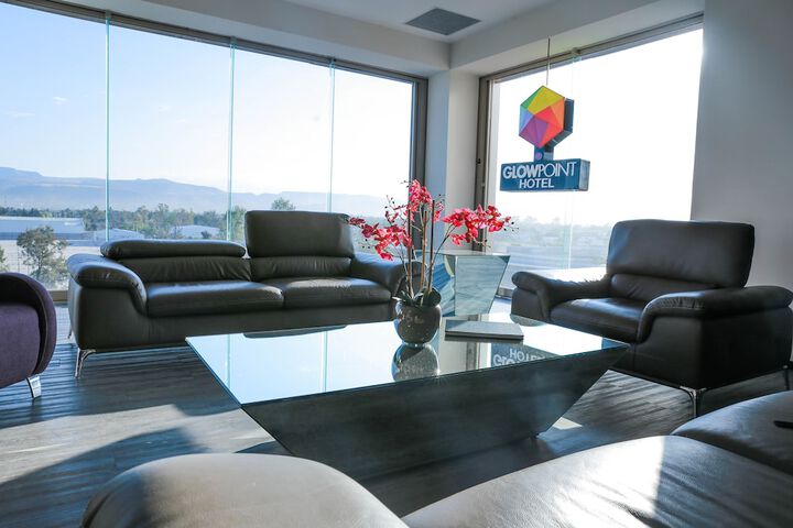 Lounge 80 of 100
