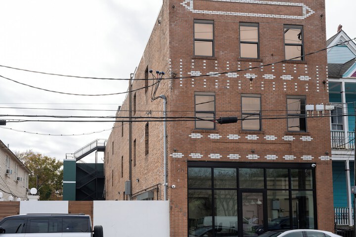 Exterior of Gisele Hotel