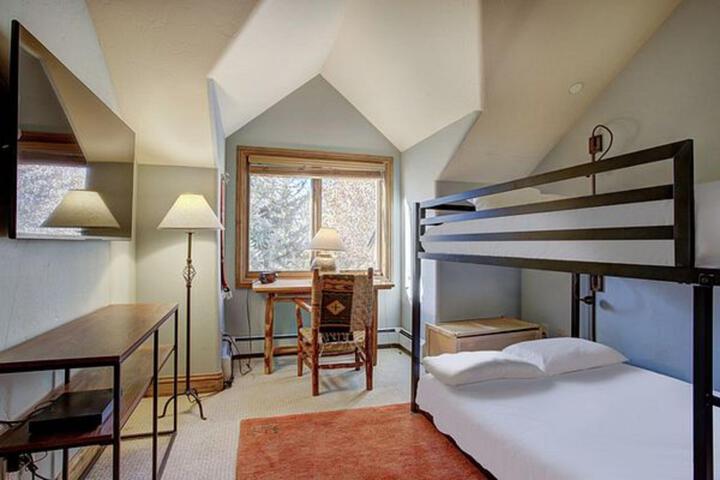 Room 132 of 147