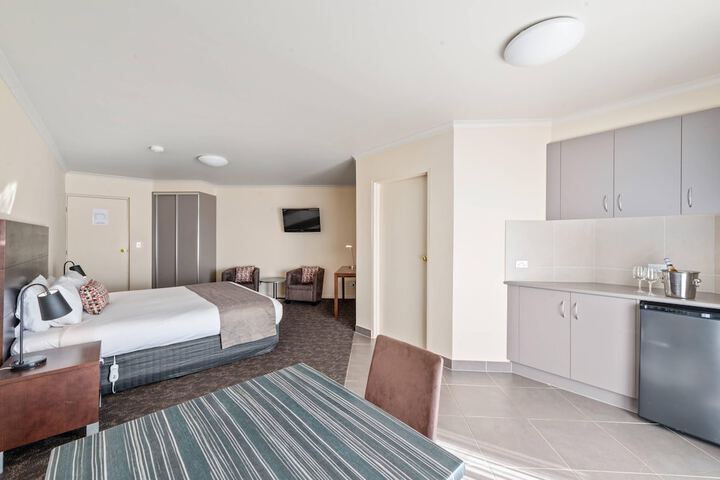 Room 16 of 48