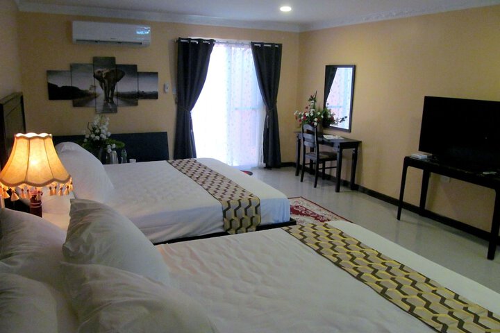 Room 8 of 66