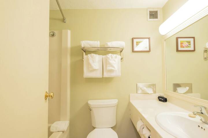 Room 73 of 108