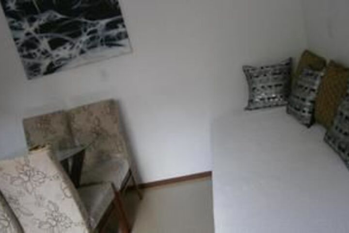 Room 9 of 19