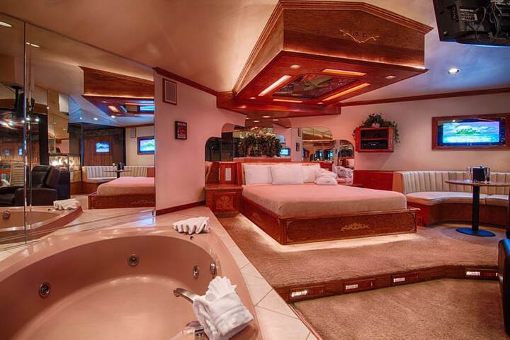 Room 9 of 42