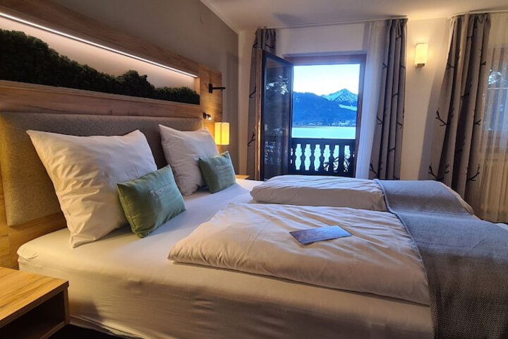 Room 12 of 48