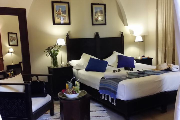 Room 14 of 103