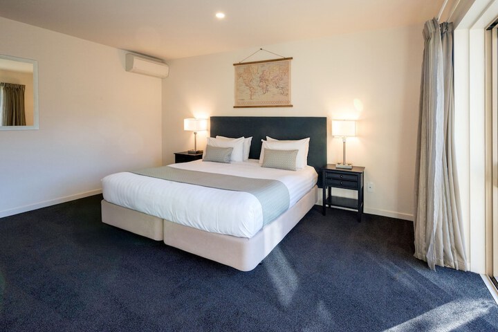 Room 25 of 120