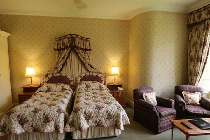 Room 13 of 46