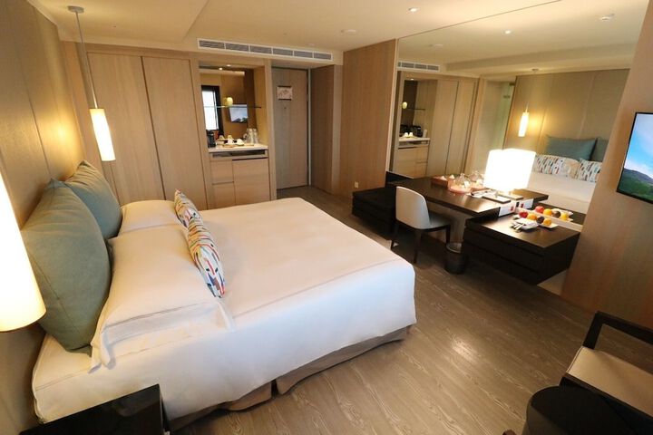 Room 4 of 86