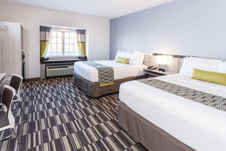 1 Queen Bed (4 of 19)