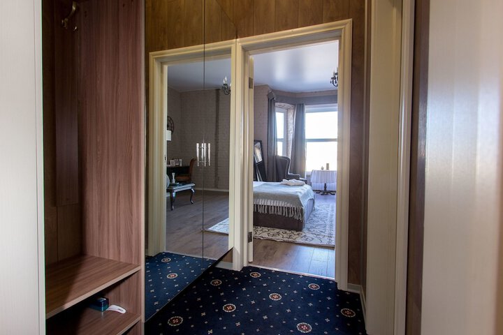 Room 5 of 39