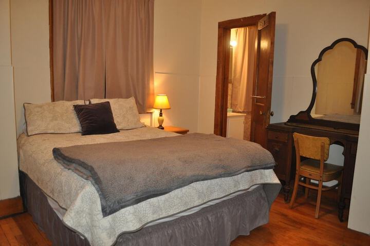 Room 28 of 68